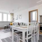 アパート Ochota Homely By Bookinghost