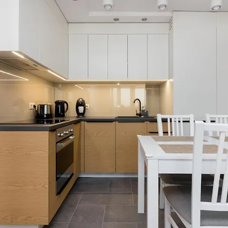 Ochota Homely Apartment Warschau