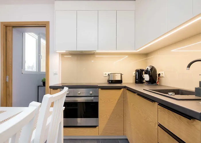 Apartment Ochota Homely By Bookinghost